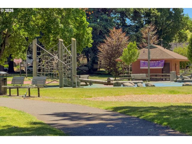 1507 N WATTS St, Portland, OR 97217