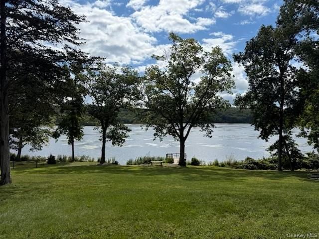 30 Glenmere Avenue, Florida, NY 10921