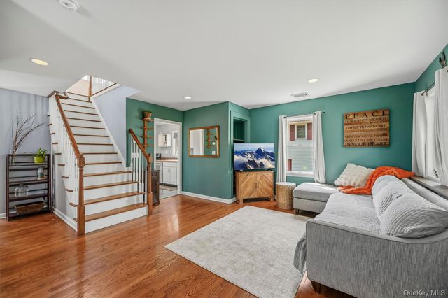 30 Glenmere Avenue, Florida, NY 10921
