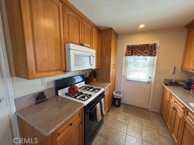 32983 Canyon, Green Valley Lake, CA 92341