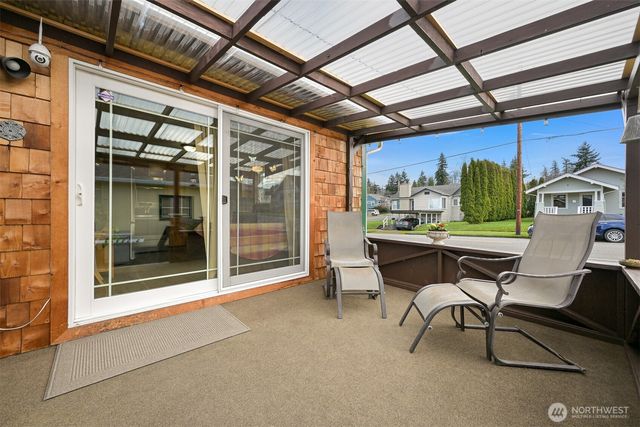 218 Evergreen Street, Mount Vernon, WA 98273