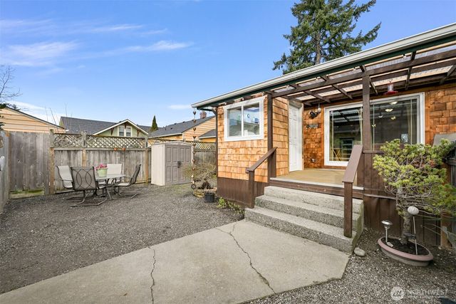 218 Evergreen Street, Mount Vernon, WA 98273