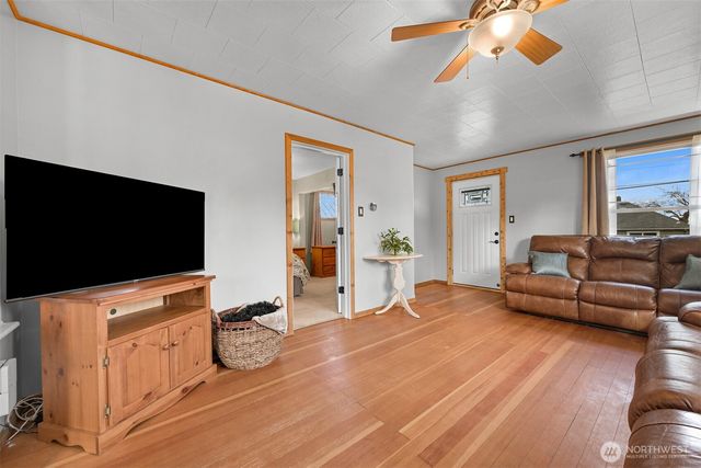 218 Evergreen Street, Mount Vernon, WA 98273