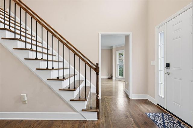 511 Deer Run Way, Woodstock, GA 30189