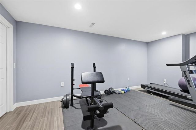 511 Deer Run Way, Woodstock, GA 30189