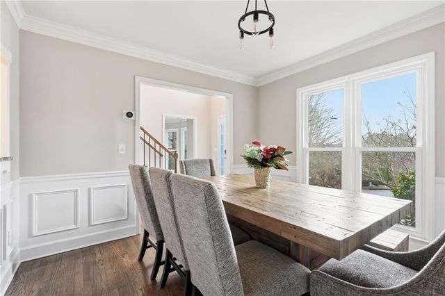 511 Deer Run Way, Woodstock, GA 30189