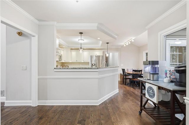 511 Deer Run Way, Woodstock, GA 30189