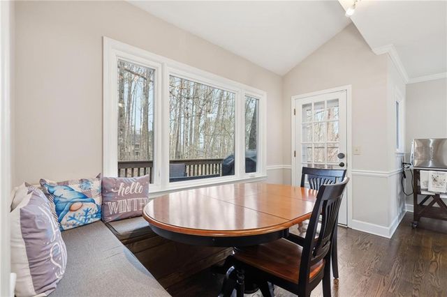 511 Deer Run Way, Woodstock, GA 30189