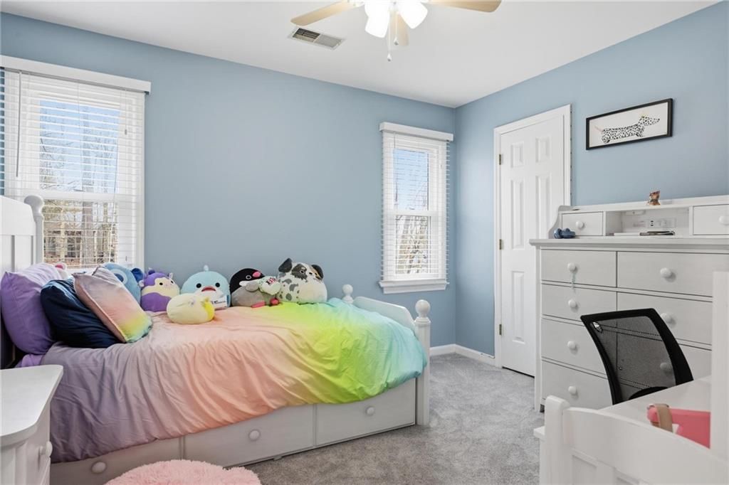 Image 17 of property listing at 511 Deer Run Way, Woodstock, GA 30189