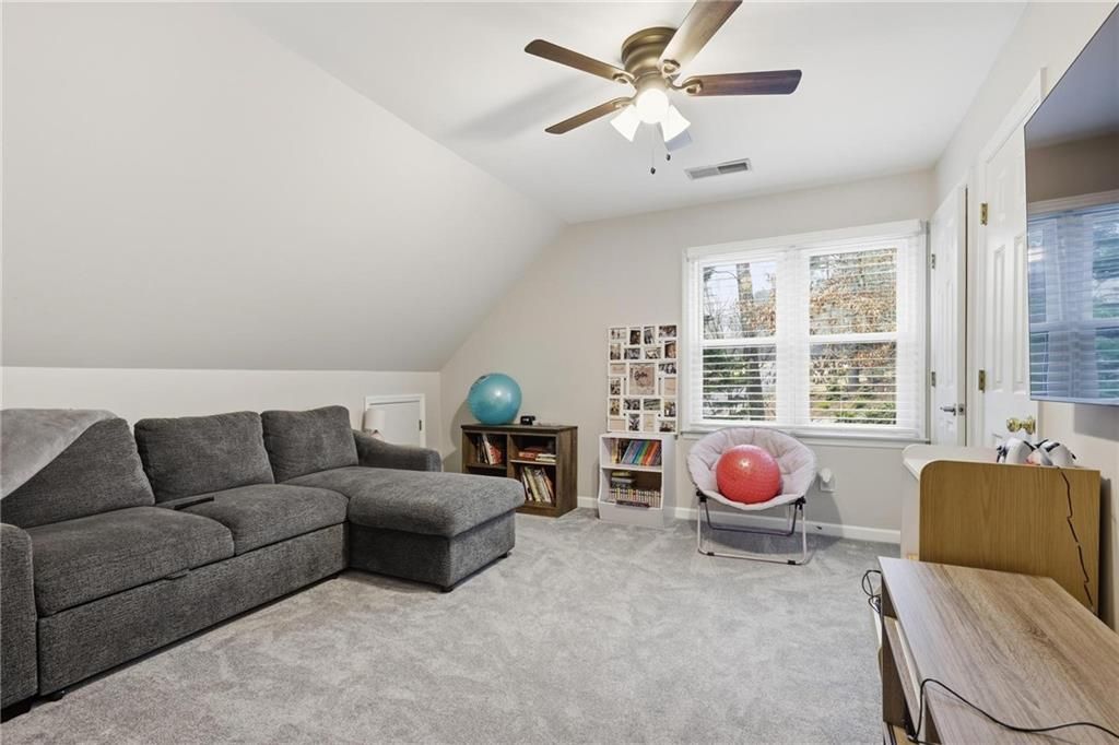 Image 21 of property listing at 511 Deer Run Way, Woodstock, GA 30189