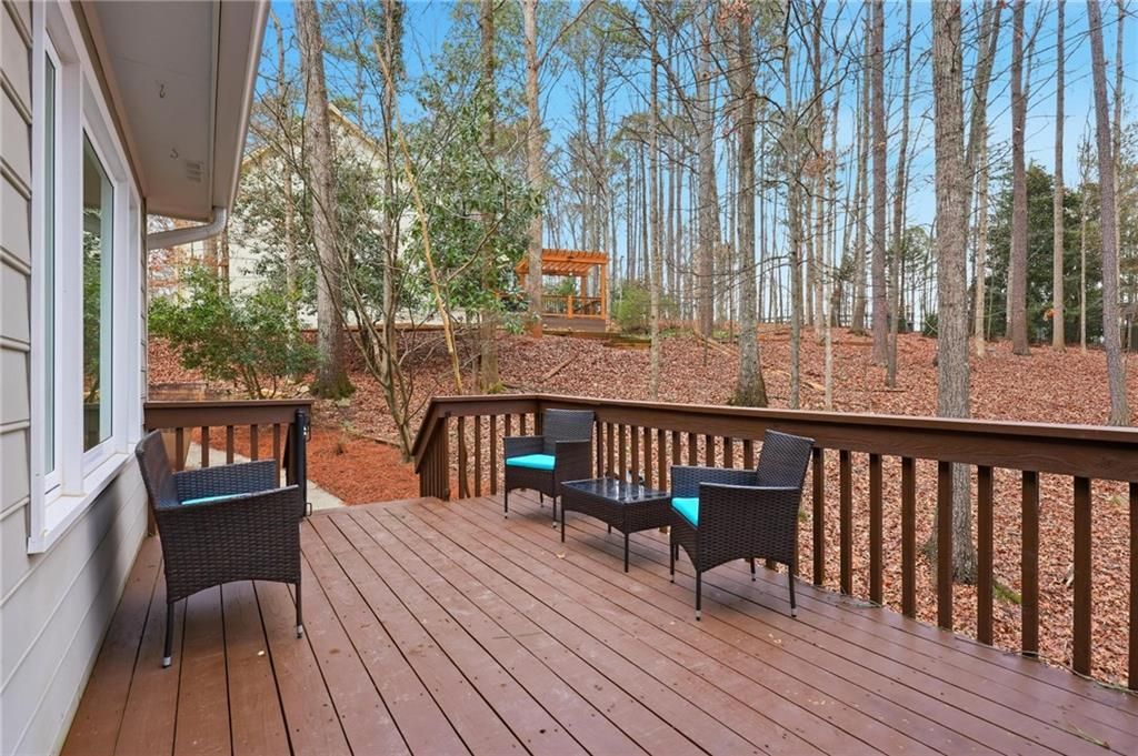 Image 28 of property listing at 511 Deer Run Way, Woodstock, GA 30189