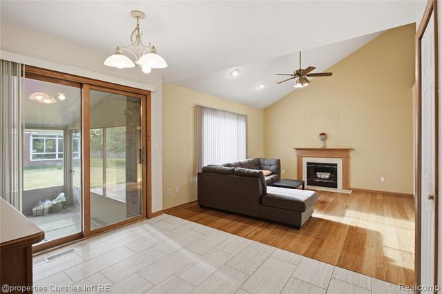 6474 Bedview Drive, Saline, MI 48176