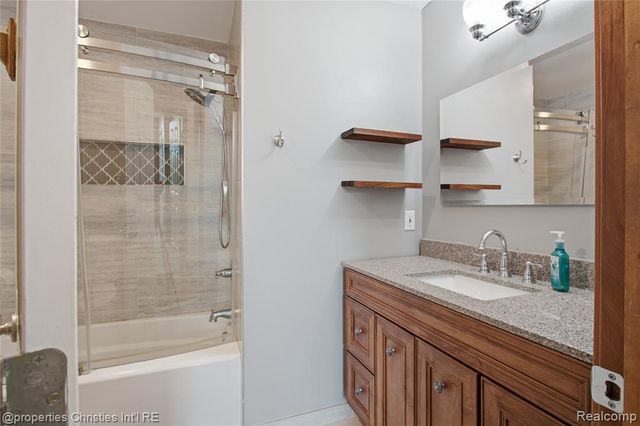 6474 Bedview Drive, Saline, MI 48176
