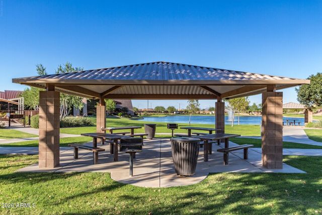2722 E CHERRY HILL Drive, Gilbert, AZ 85298