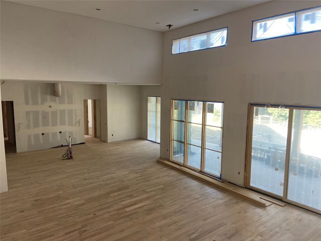 4117 Creekdale Drive, Dallas, TX 75229