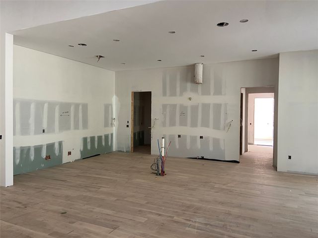 4117 Creekdale Drive, Dallas, TX 75229