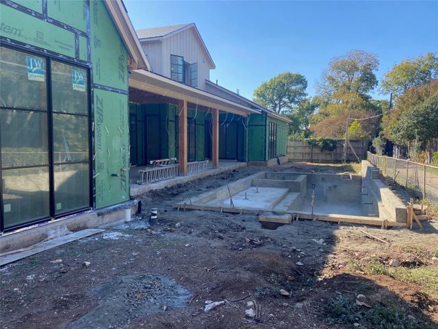 4117 Creekdale Drive, Dallas, TX 75229