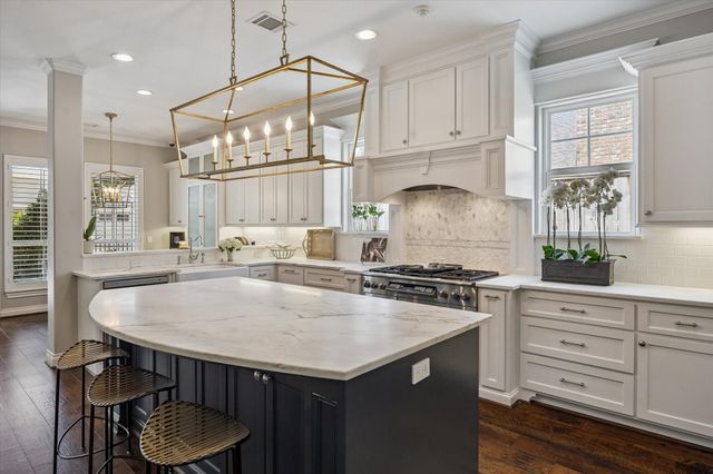 7215 Blandford Lane, Houston, TX 77055