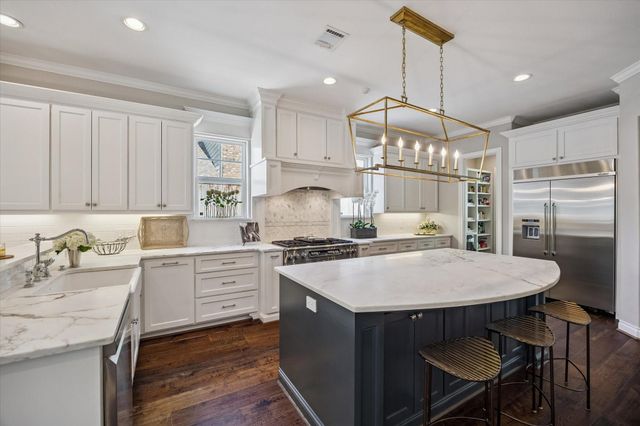 7215 Blandford Lane, Houston, TX 77055