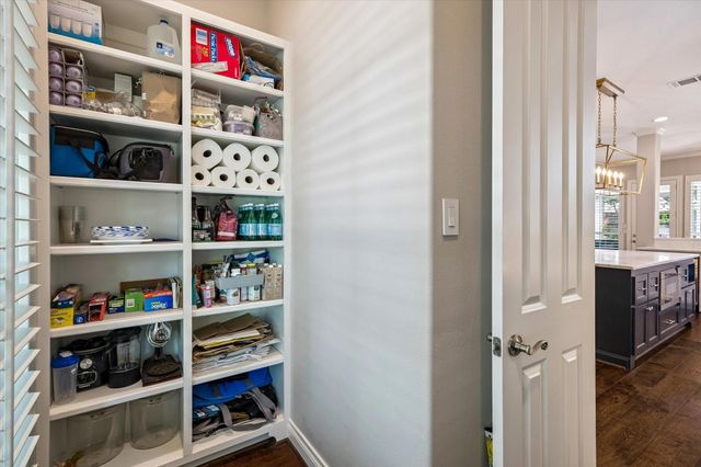 7215 Blandford Lane, Houston, TX 77055