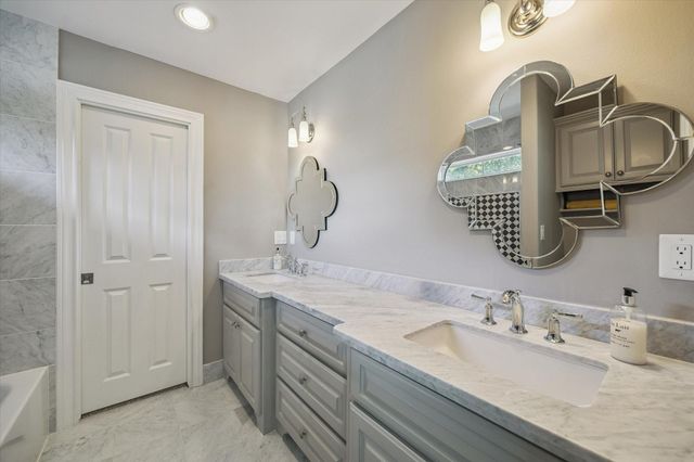 7215 Blandford Lane, Houston, TX 77055