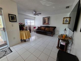 11173 NW 7th St 201-18, Miami, FL 33172