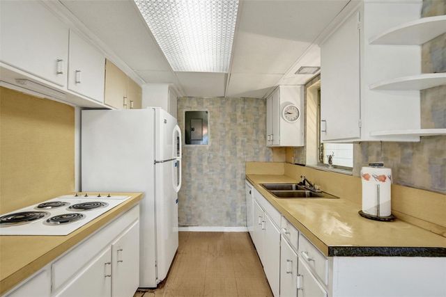 1892 NE 33rd Street, Oakland Park, FL 33306