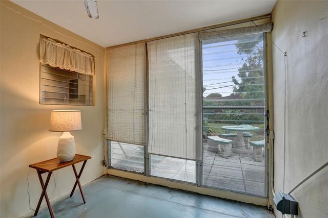 1892 NE 33rd Street, Oakland Park, FL 33306