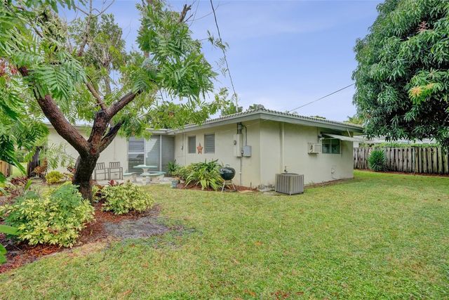 1892 NE 33rd Street, Oakland Park, FL 33306