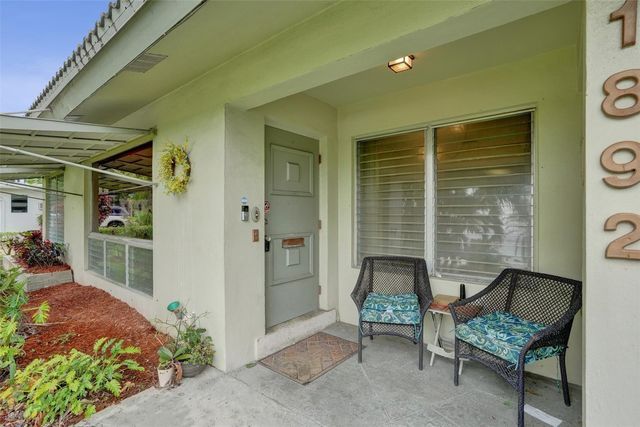 1892 NE 33rd Street, Oakland Park, FL 33306