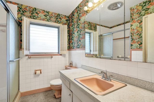 1892 NE 33rd Street, Oakland Park, FL 33306