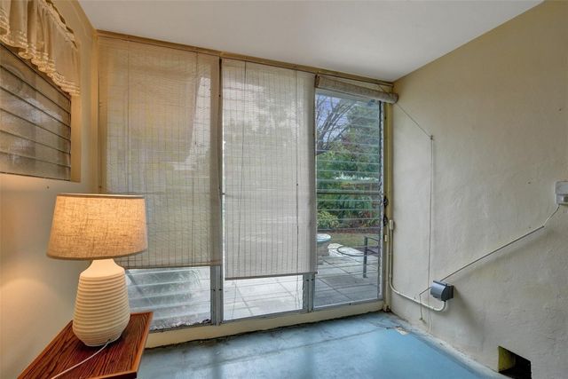 1892 NE 33rd Street, Oakland Park, FL 33306