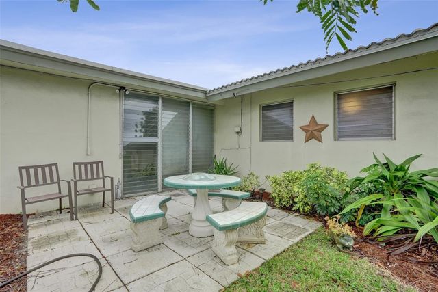 1892 NE 33rd Street, Oakland Park, FL 33306