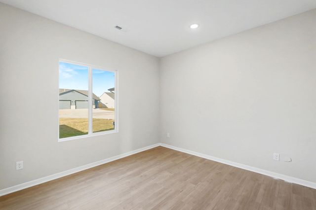 9155-9157 E Chris, Bel Aire, KS 67226