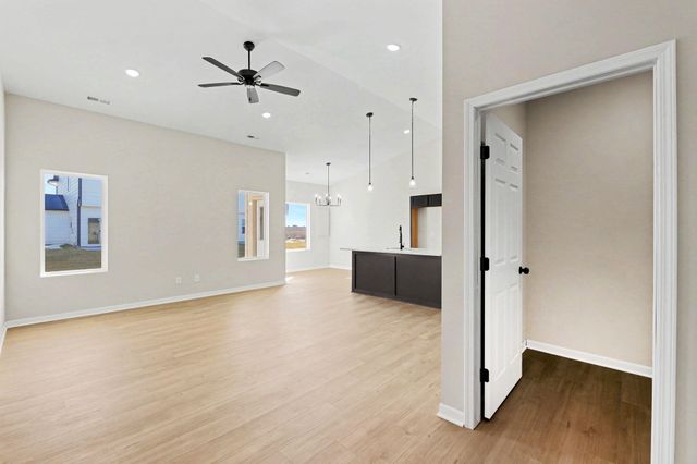 9155-9157 E Chris, Bel Aire, KS 67226