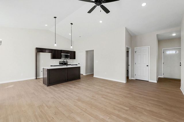 9155-9157 E Chris, Bel Aire, KS 67226