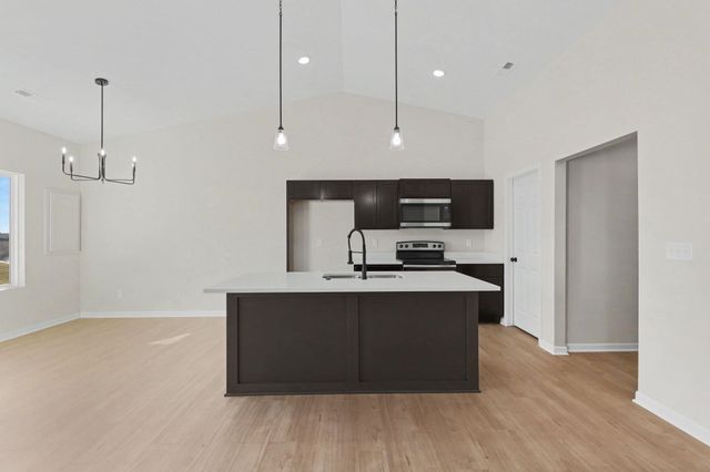 9155-9157 E Chris, Bel Aire, KS 67226