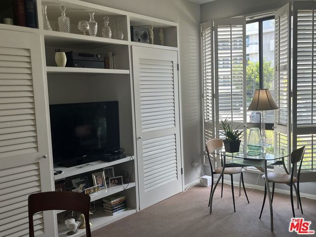 2175 S Beverly Glen Boulevard 201, Los Angeles, CA 90025