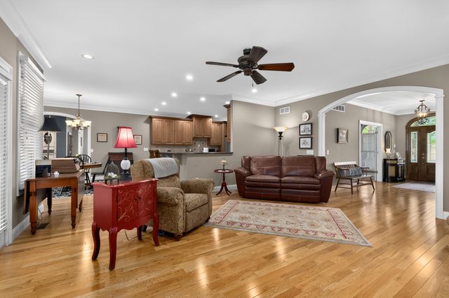 140 Seneca Trail, Dry Ridge, KY 41035