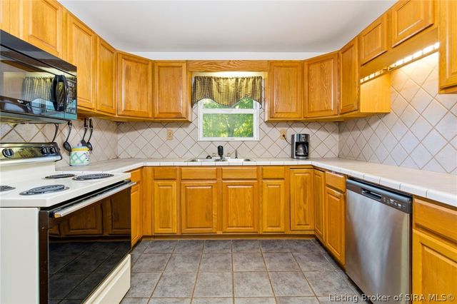12114 Highway 62, Charlestown, IN 47111