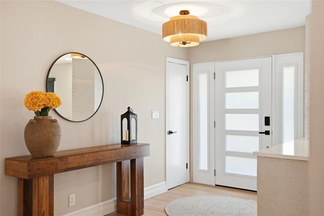 521 51ST AVENUE S, St Petersburg, FL 33705