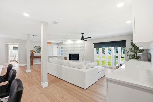 521 51ST AVENUE S, St Petersburg, FL 33705