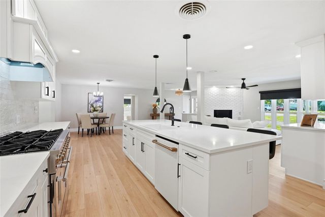 521 51ST AVENUE S, St Petersburg, FL 33705