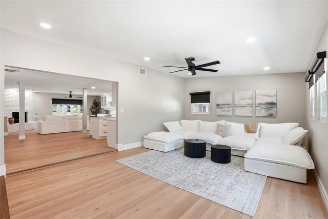 521 51ST AVENUE S, St Petersburg, FL 33705