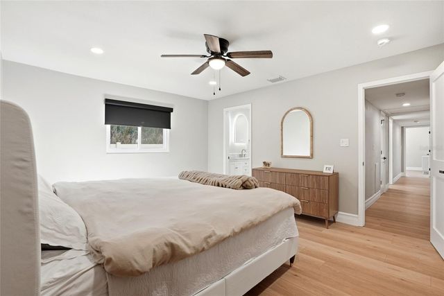 521 51ST AVENUE S, St Petersburg, FL 33705