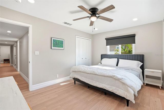 521 51ST AVENUE S, St Petersburg, FL 33705