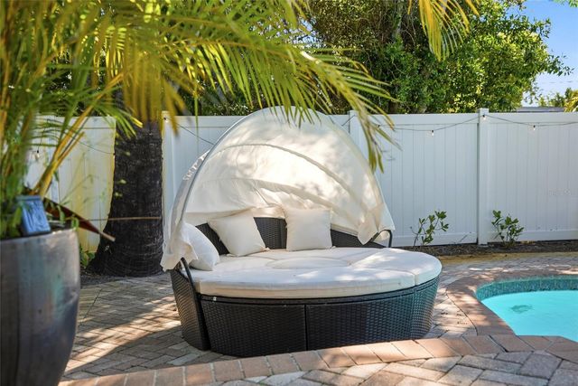 521 51ST AVENUE S, St Petersburg, FL 33705