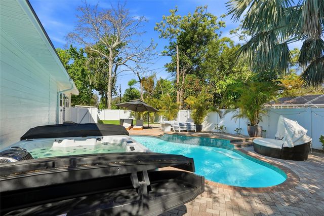 521 51ST AVENUE S, St Petersburg, FL 33705