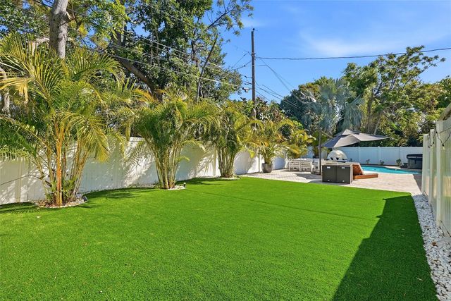 521 51ST AVENUE S, St Petersburg, FL 33705