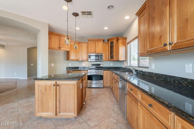 13820 W CHEERY LYNN Road, Avondale, AZ 85392